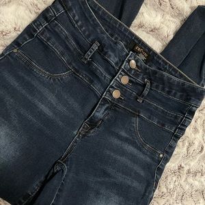 High Waisted 3-button Jeans